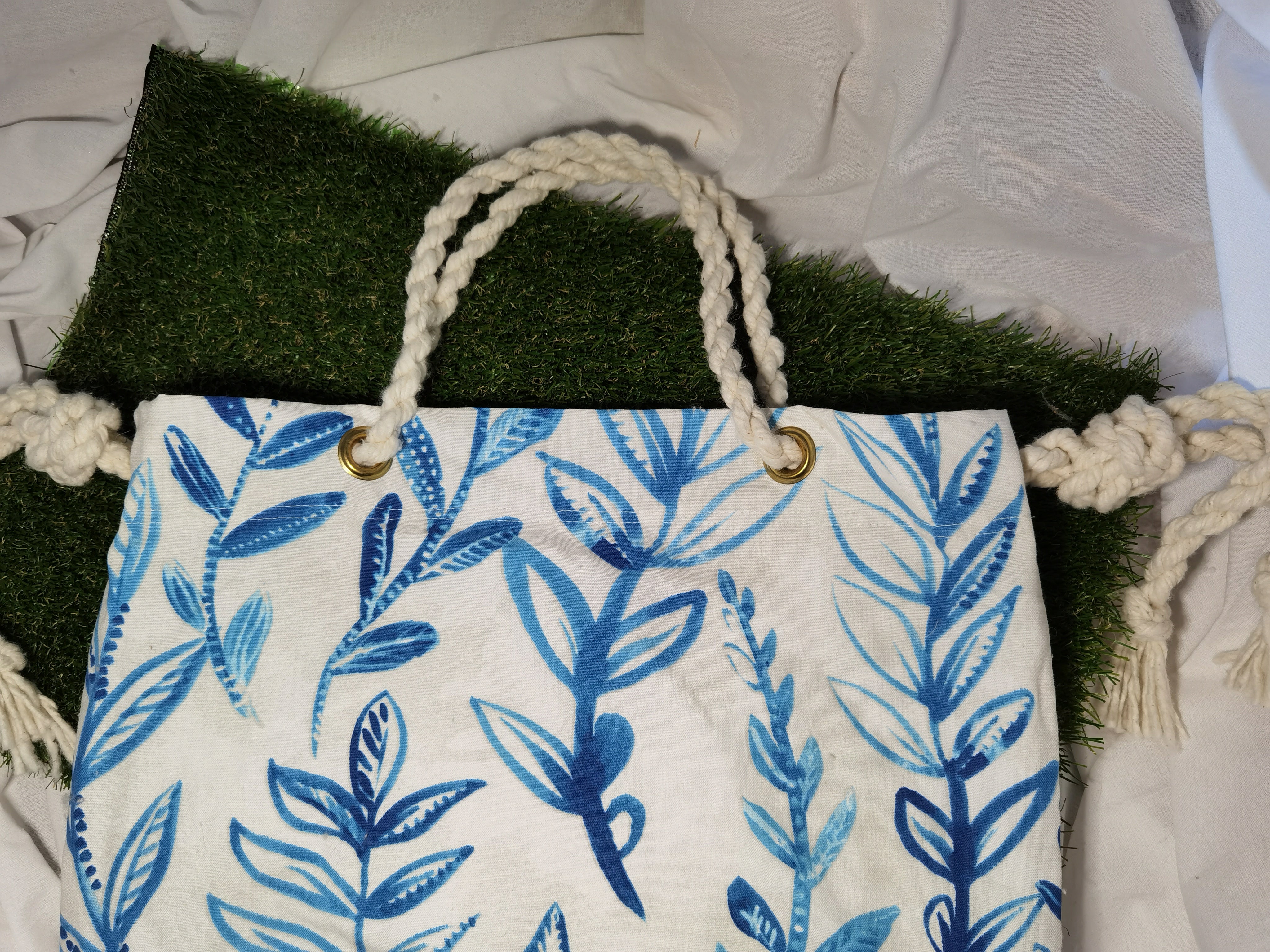 Tote Blue Leaves